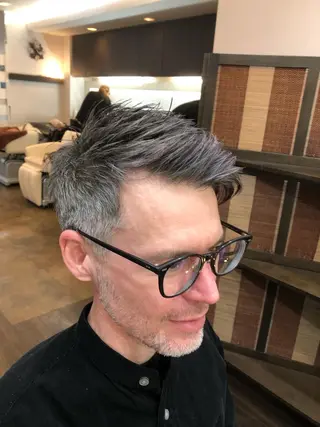 メンズ FORMA所属・美髪育成 FORMA代表　関のヘアスタイル