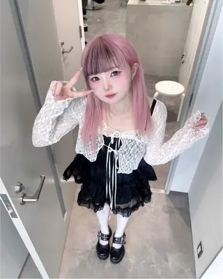 セミロング ハイトーン/ピンク カラー/めい🎀のヘアスタイル