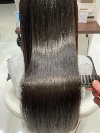 セミロング 曲がる縮毛矯正◎高岡 ブリーチ後でも縮毛◎のヘアスタイル