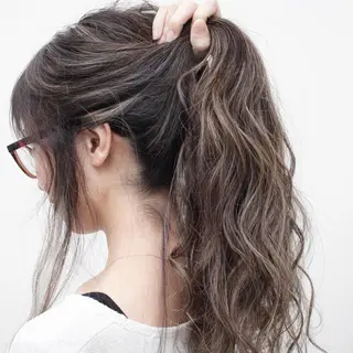 ロング カラー ヘアアレンジ Mariana/ 鶴原-ハイライトのヘアスタイル