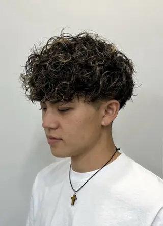 ショート カラー パーマ ヘアアレンジ メンズ キッズ 髪質改善🇰🇷 レイヤーカット/梅田のヘアスタイル