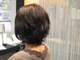 ミディアム パーマ 若泉 真梨のヘアスタイル