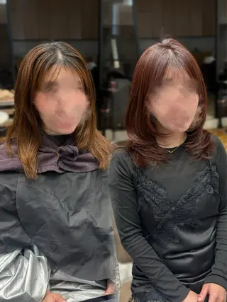 ミディアム かなこ／重めレイヤー ／透明感カラーのヘアスタイル