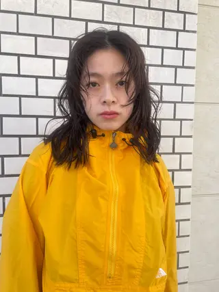 ミディアム カラー mio ／ハイトーンのヘアスタイル