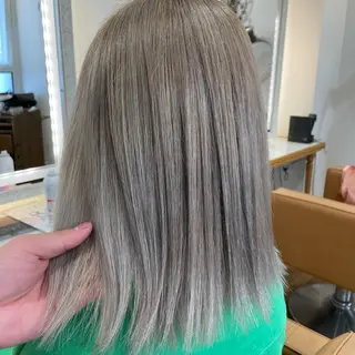 ミディアム ブリーチ毛矯正.髪質 改善.髪にドラマをのヘアスタイル