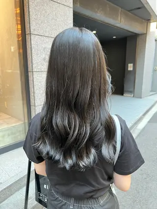 ロング カラー ノイシキ サキのヘアスタイル