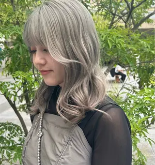 ミディアム カラー 💙ルル💙 ハイトーン/レイヤーのヘアスタイル