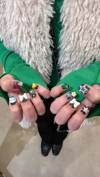 ネイル 👽個性派ネイル🎀 komachiのヘアスタイル