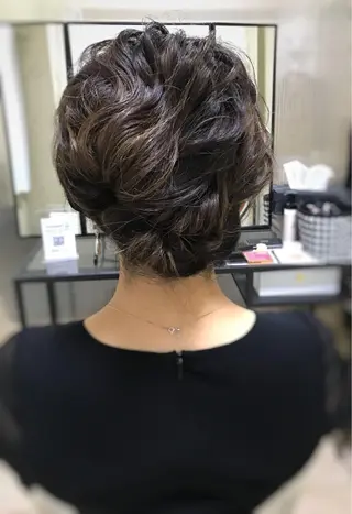 ミディアム ヘアアレンジ fots. 愛美のエステ・リラクイメージ