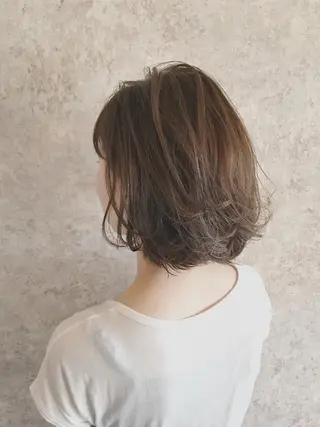 ミディアム カラー パーマ due hair 京都駅前店 MILBON オージュア認定サロン【デューヘアー】所属・ハイトーンブリーチ 土坂 由志【京都】のヘアスタイル