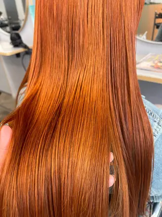 ロング カラー pole/apartment所属・💓パーマ，💗 レイヤーカットのヘアスタイル