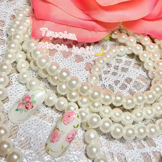 ネイル 🌙都岡 ムーンネイルのネイルデザイン