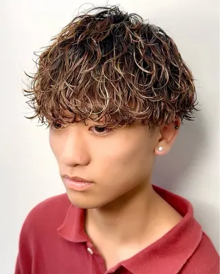 パーマ メンズ 川地 由麿のヘアスタイル