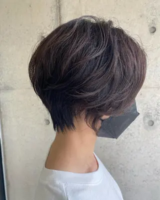 ショート カラー ラピスキーズ 寺本のヘアスタイル