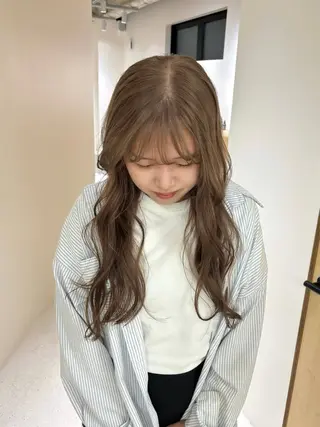 セミロング カラー 菱田 愛果のヘアスタイル