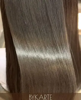 KISS SWAN所属・B E C H I C O〔べち子〕のヘアスタイル