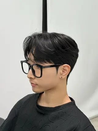 ショート メンズ me by SALOWIN所属・梅田/メンズ専門/ 韓国風/ダウンパーマのヘアスタイル