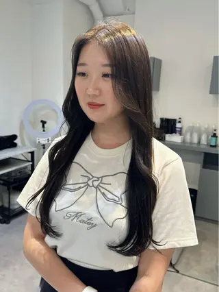 ロング ﾚｲﾔｰ/ﾊｲﾄｰﾝ WAKANAのヘアスタイル