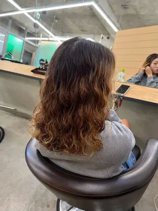 ミディアム パーマ 【NEWI】韓国ヘア 🇰🇷Honokaのヘアスタイル