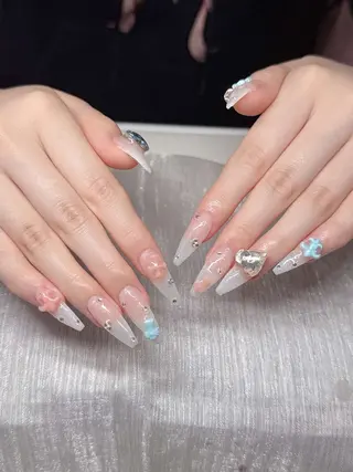 ネイル Lee Nailsのネイルデザイン