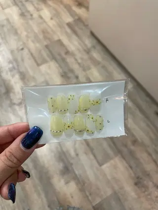 ネイル R'well所属・はばすみれ🎀ﾈｲﾙ 光ﾌｪｲｼｬﾙ ﾍｱのネイルデザイン