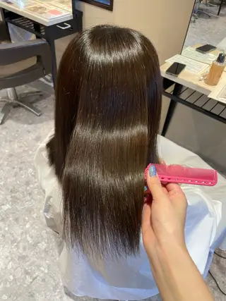 セミロング 岡本 彩香のヘアスタイル