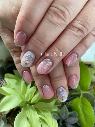ミディアム ネイル Glanz  Nail aのネイルデザイン