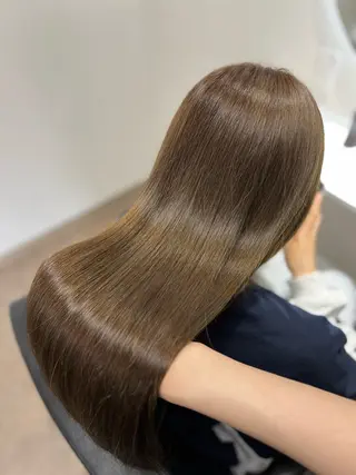 ロング 本木下朋花/髪質 改善×ダブルカラーのヘアスタイル