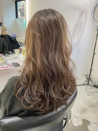 セミロング カラー 海外デザイン🇺🇸 石渡諒太のヘアスタイル