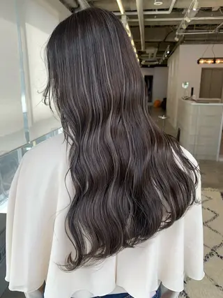 ロング 《2月クーポン記 載中》小森祐希のヘアスタイル