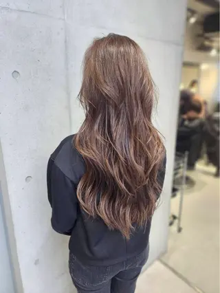 セミロング カラー 【銀座】艶髪/上品な カラー特化/涼/駅近のヘアスタイル