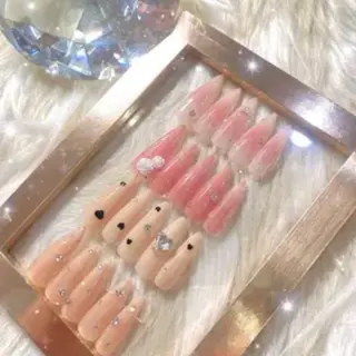 ネイル Nail&eyeBe lire新宿YANOのネイルデザイン