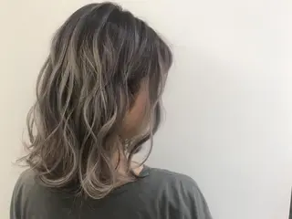 ミディアム due hair 京都駅前店 MILBON オージュア認定サロン【デューヘアー】所属・ハイトーンブリーチ 土坂 由志【京都】のヘアスタイル