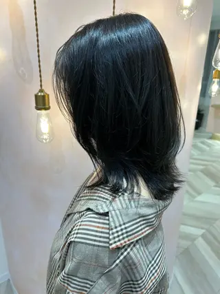 セミロング カラー 深谷 真見のヘアスタイル