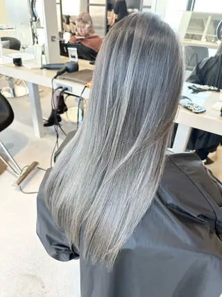 ロング カラー 井上 一平のヘアスタイル