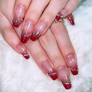 ネイル The Best Beauty受付担当のヘアスタイル