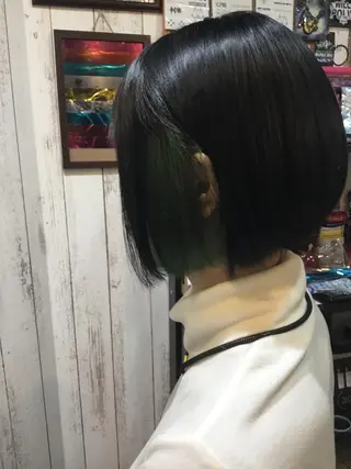 ショート カラー embrace エンブレイスのヘアスタイル
