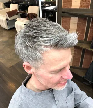 メンズ FORMA所属・美髪育成 FORMA代表　関のヘアスタイル