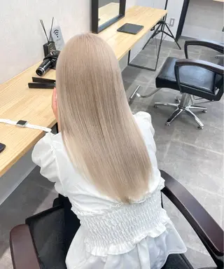 ロング ハイトーン特化/ モエ🍑のヘアスタイル
