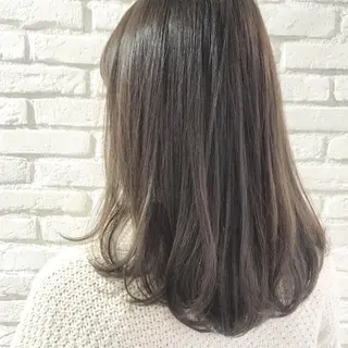 セミロング カラー 伊 杏のヘアスタイル
