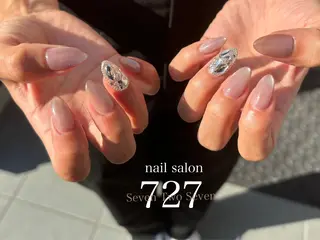 ネイル 727 nailのネイルデザイン