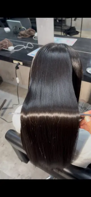 ロング 溝渕朋也 /髪質改善ストレートのヘアスタイル