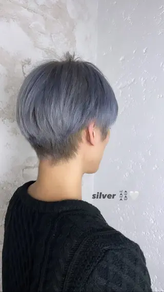 ショート カラー メンズ ハイトーンケアカラー コト👱🏻♀️のヘアスタイル