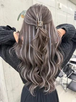 ロング カラー 八代 珠羽のヘアスタイル