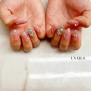 ネイル アイネイルズ所属・早川 梓のネイルデザイン