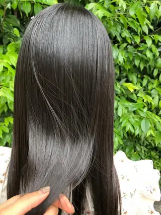 ロング クルール スタッフのヘアスタイル