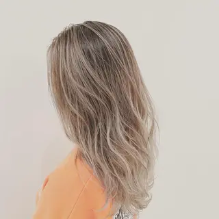 セミロング カラー 山本瑞己 （ヤマモトミズキ）のヘアスタイル