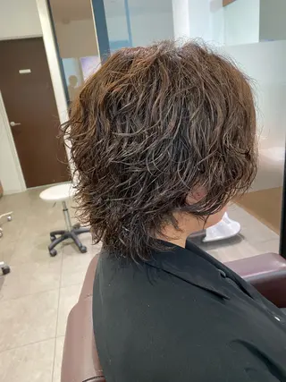 ミディアム パーマ メンズ メンズ特化型美容師 栗山勇人のヘアスタイル