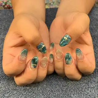 ネイル MHR nailのネイルデザイン