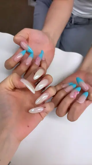 ネイル *RAIMU* HOLOGRAMのネイルデザイン